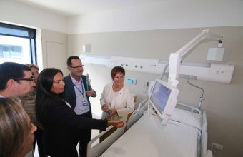 [Imaxe: Xunta de Galiza]. Visita de cargos institucionais do PP ao novo hospital de Vigo