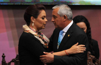 [Imaxe: República GT] A ex vicepresidenta e o ex presidente de Guatemala