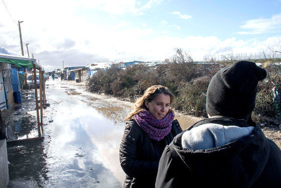 Miranda con refuxiado sirio Calais