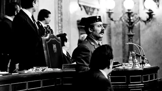 23 F. Golpe de Estado.
