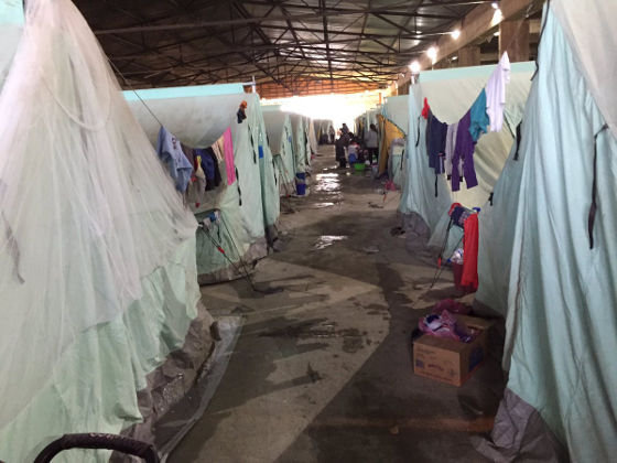 [Imaxe: @cochetel] Imaxe dun campo de asistencia para refuxiadas do Goberno grego