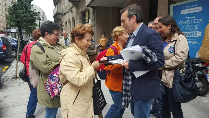 Lu&iacute;s Bar&aacute;. Campa&ntilde;a BNG. Xerais 2016. Reparto material informativo.