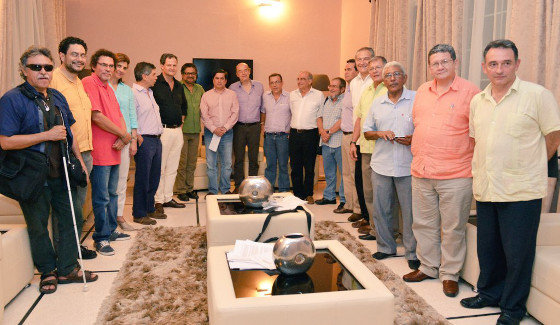 [Imaxe: @EquipoPazGob] Membros da delegación do Goberno colombiano e das FARC
