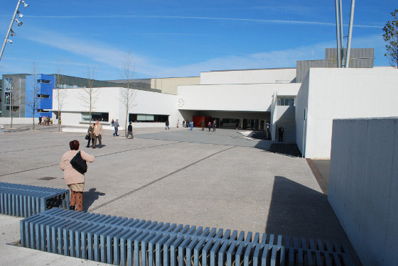 Acceso principal do HULA, en Lugo. (Foto: Nós Diario)