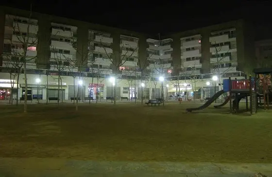Praza Antonio Correig de Reus con b&oacute;las de 250 W VMCC, antes de as substitu&iacute;r polas luces de 20W 3.000K