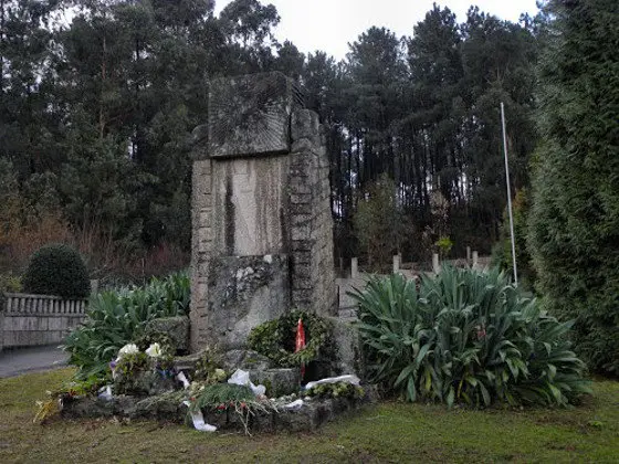 Homenaxe aos m&aacute;rtires de Sobredo