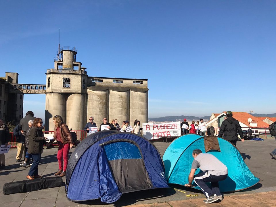 Acampada dos colectivos sociais en Vigo (Foto: Marea de Vigo)