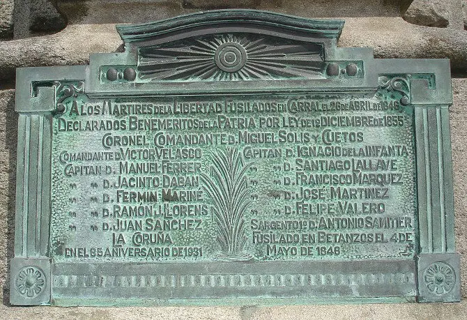 Placa co nome dos M&aacute;rtires de Carral (Imaxe: Pepe do Couto).