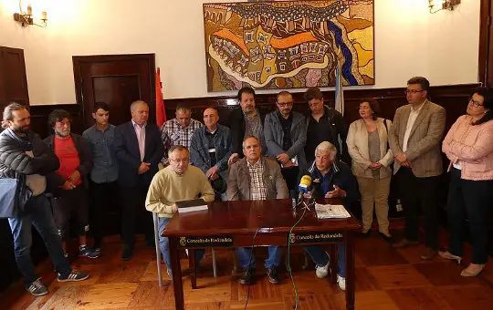 2017-04-18 RoldaPrensaManifaPescanovaRedondela01 (2)