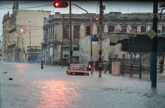 Aguacero, inundación, lluvia. FOTO: Raúl Pupo.