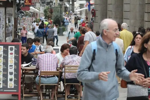 [Erik Doba&ntilde;o] Turistas na r&uacute;a Real da Coru&ntilde;a