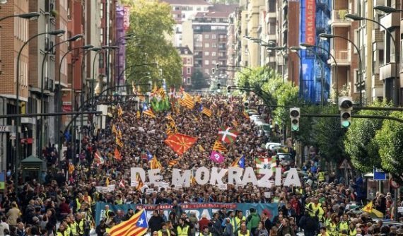 Manifestación 16 de setembro de 2017 en Bilbao en apoio ao referendo 1-O
