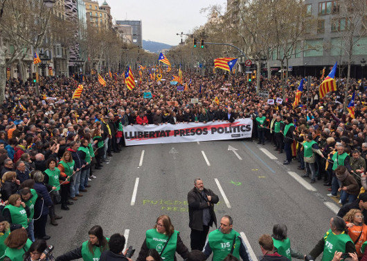 manifestación catalunya puigdemont