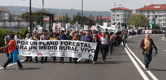 manifestacion monte comunal imaxe do bng1