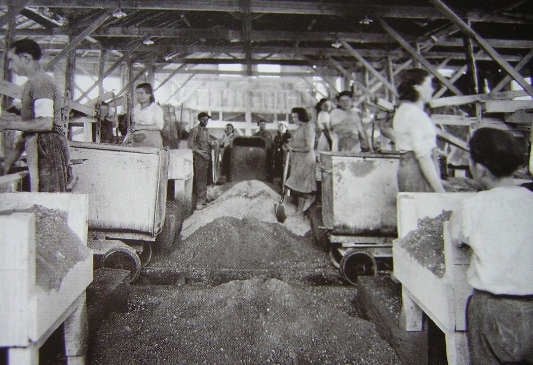 Traballadoras nas minas de Casaio