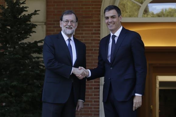 Rajoy e Sánchez na Moncloa