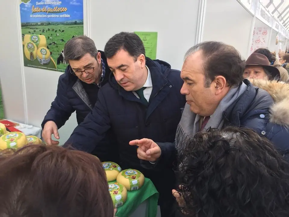 [Imaxe: FB] &Aacute; dereita, Xos&eacute; Crespo, no centro, Rom&aacute;n Rodr&iacute;guez