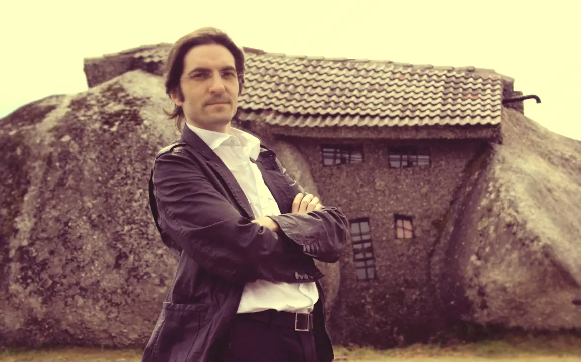 Kiko da Silva, na aldea Monsanto, en Portugal.