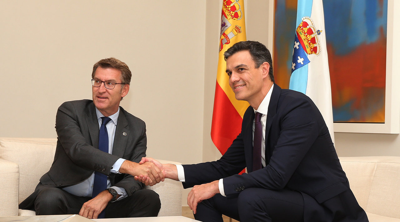 Feixóo e Pedro Sánchez. Primeira cimeira, xullo de 2018.