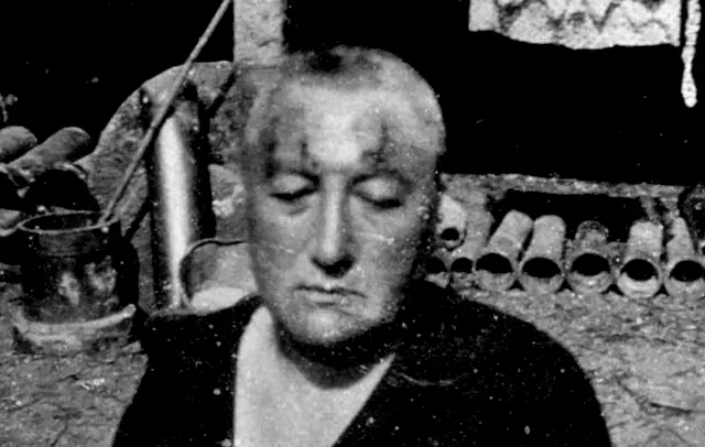 [Imaxe: Cedida por "A memoria das mulleres] Juana Otero, mestra de Vilagarc&iacute;a, rapada
