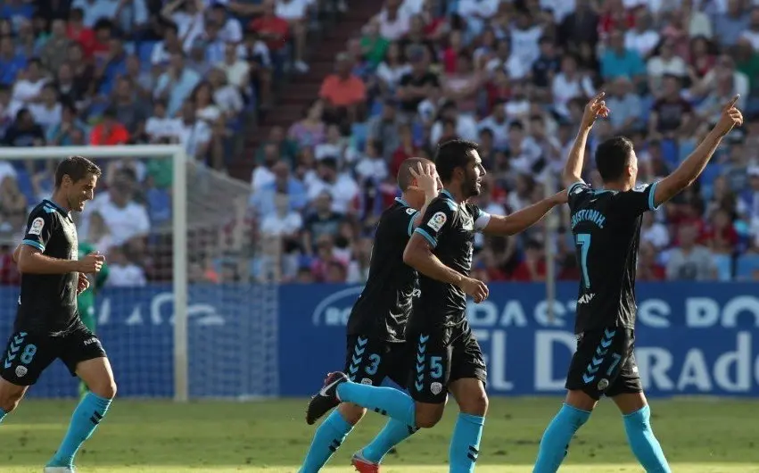 Os xogadores do Lugo celebran un dos goles