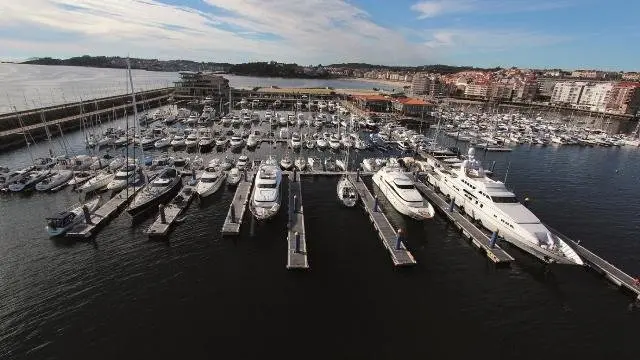[Imaxe: O Saln&eacute;s] Porto deportivo de Sanxenxo