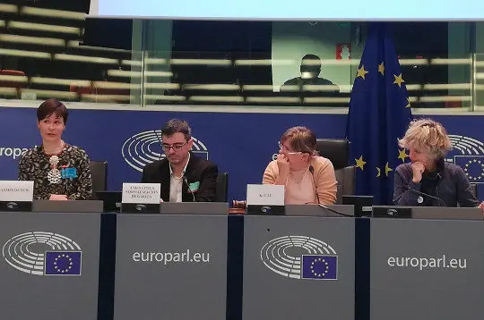 pAULO FIGUEIRAS A MESA BRUXELAS