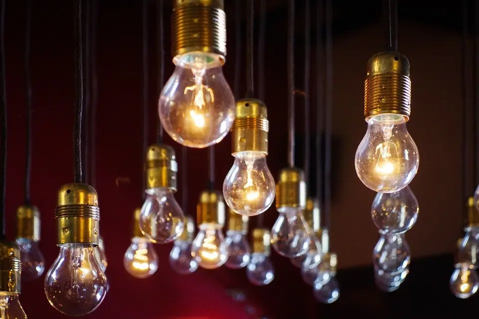 light-bulbs-918581_960_720