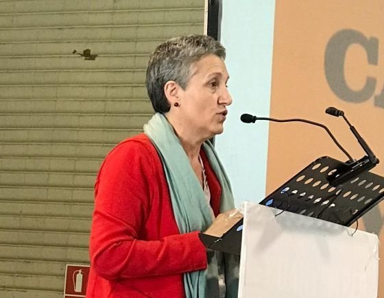 Lidia Senra, intervindo no acto sobre pensions en Barcelona