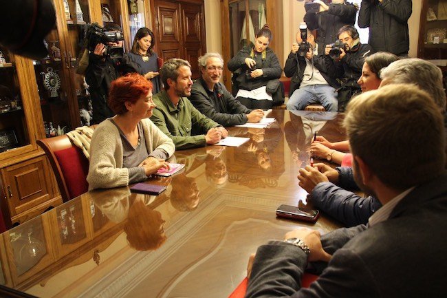Mesa de negociacións entre PSdeG e BNG en Lugo