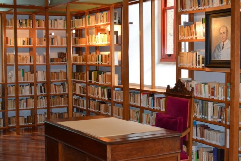 Biblioteca Carballo Calero1