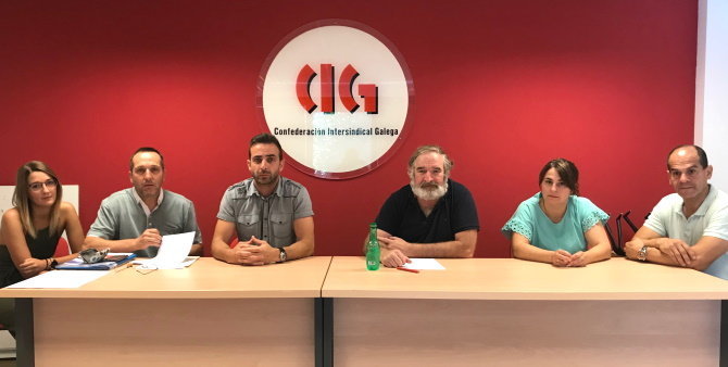 Rolda de prensa do comité de traballadoras e traballadores do areoporto de Lavacolla.