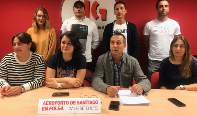 [Imaxe: CIG] De Prado, sentado, segundo pola dereita, na rolda de prensa do comite de folga esta segunda feira.