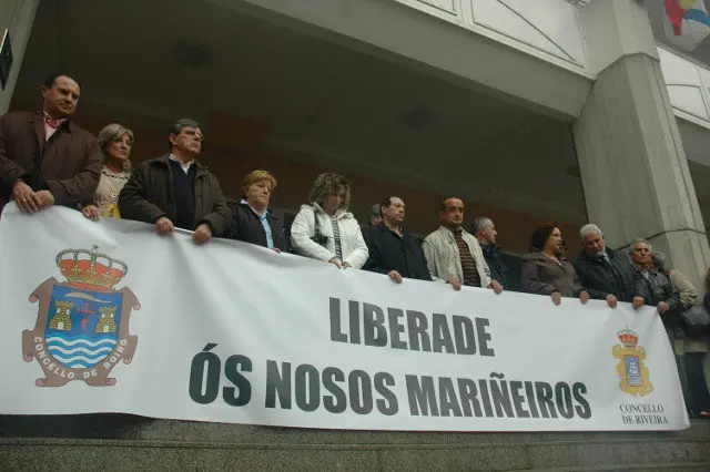 Alakrana_atunontziko_bahituen_aldeko_manifestazioa_Galizako_Ribeiran