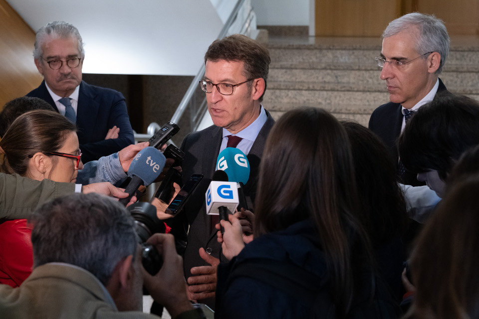 [Imaxe: Xunta]: Rolda de prensa co presidnete da Xunta, Alberto Núñez Feixoo e o conselleiro delegado de Endesa, José Bogas.