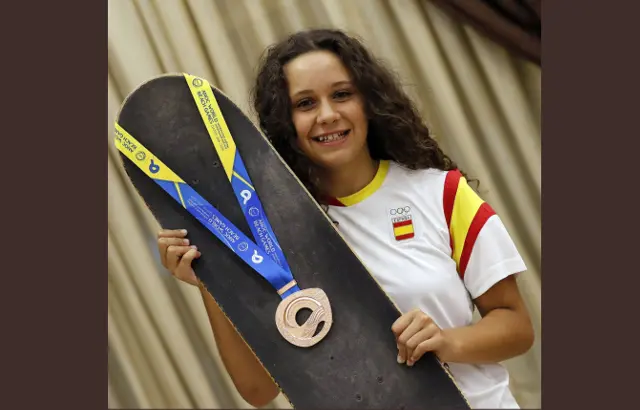 Julia Benedetti Skater