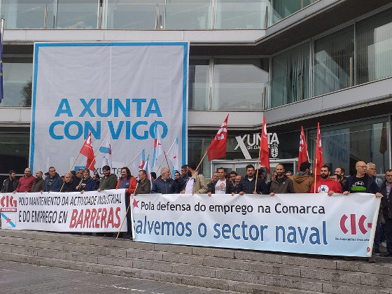 Concentración diante da delegacion da Xunta en Vigo [Imaxe: Paula Justo/ Europa Press]