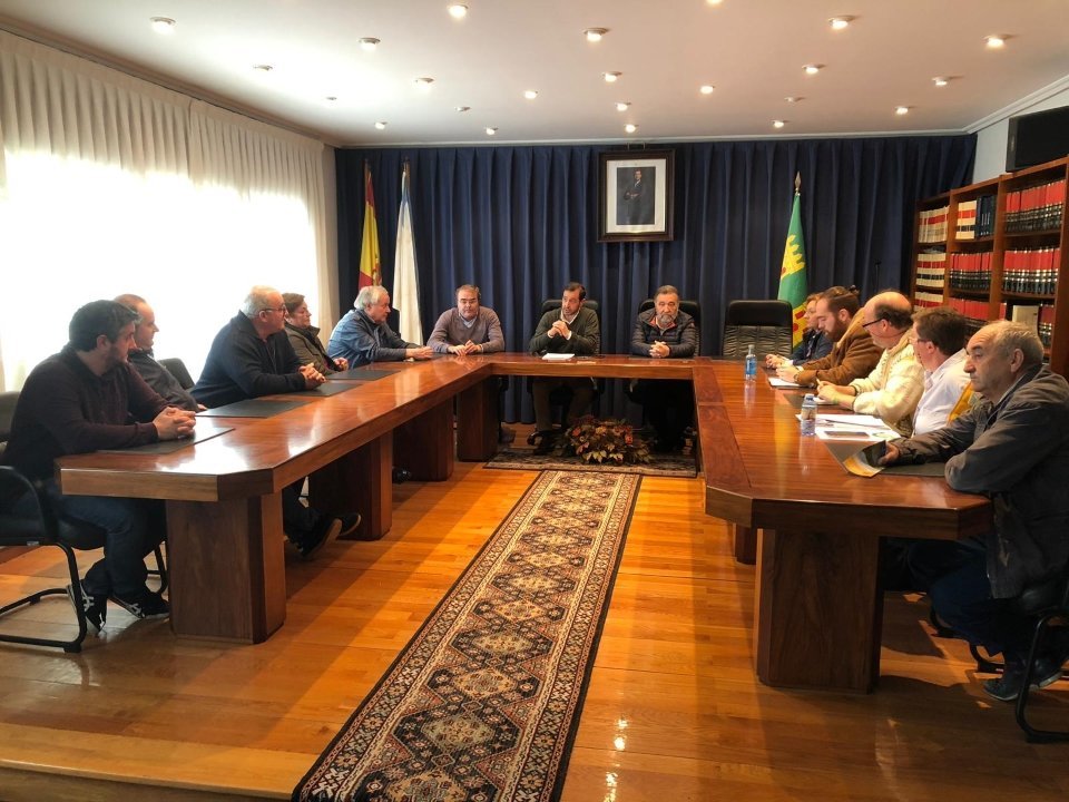 Reunión dos alcaldes de Abadín, A Pastoriza, Castro de Rei e Cospeito coa Comisión contra a Minaría da Terra Cha [Imaxe:SLG]