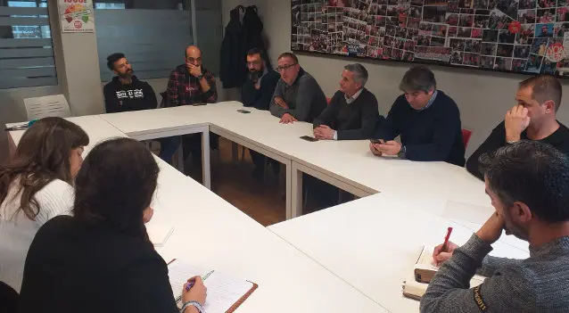 Reuni&oacute;n do comit&eacute; Barreras con deputadas do Grupo Com&uacute;n Esquerda. (Paula Justo/Europa Press)