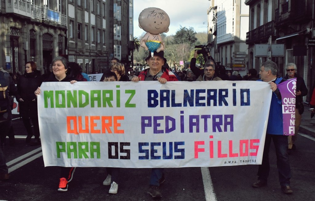 A manifestación do 10 de febreiro en Compostela reuníu sindicatos, plataformas e colectivos en defensa da sanidade de toda Galiza (Imaxe: GZ Contrainfo)