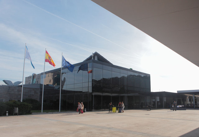 Terminal do aeroporto coruñés de Alvedro. (AENA)