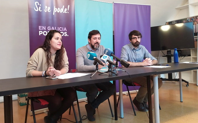 Luca Chao, Gómez-Reino e Marcos Cal, esta sexta na sede compostelá de Podemos