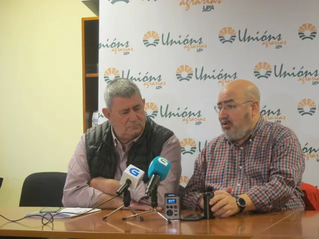Lorenzo Ramos (UPA) e Roberto Garc&iacute;a 
 (Uni&oacute;ns Agrarias) en 
 rolda de prensa (Europa Press)