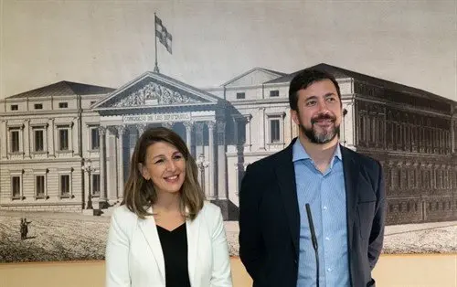 Yolanda D&iacute;az e Ant&oacute;n G&oacute;mez-Reino no Congreso (Europa Press)