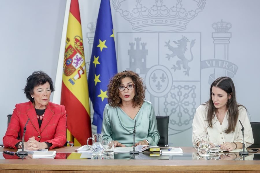 Isabel Celáa, María Jesús Montero e Irene Montero (Imaxe Europa Press)