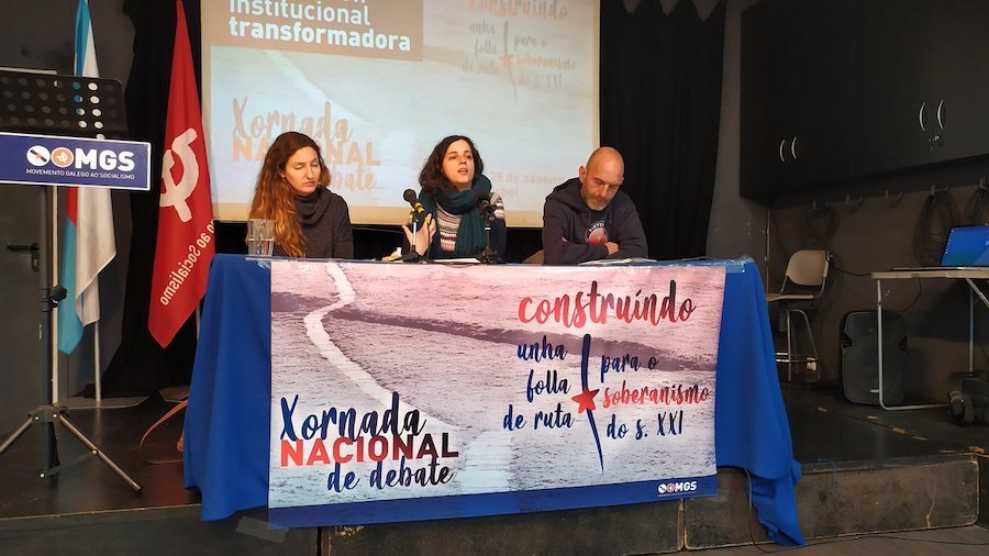 Laura  Rodríguez, Noa Presas e Kuka Sar na primeira palestra do encontro do MGS (Imaxe: @mgsgaliza)