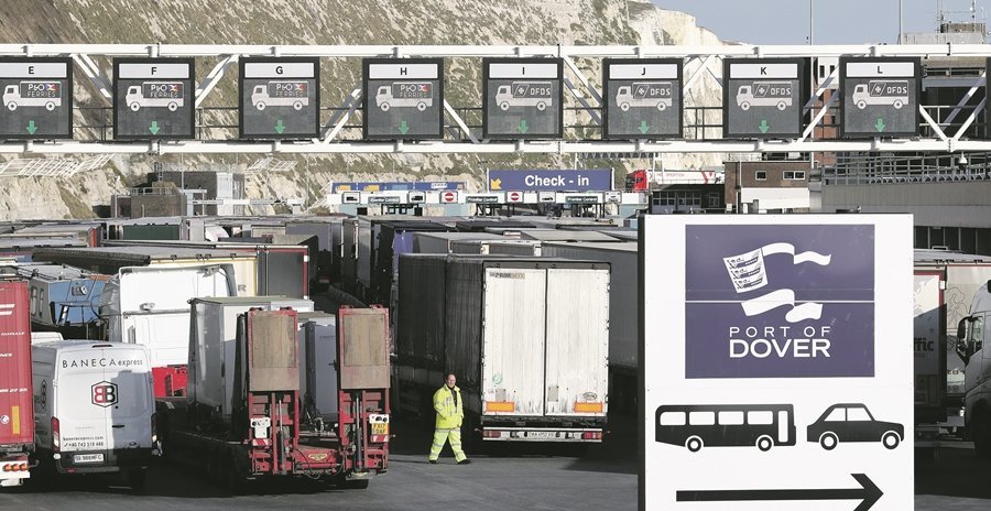 28 January 2020, England, Dover: Trucks queue for ferries at the Port of Dover in Kent as the UK prepares to leave the European Union on Friday. Photo: Gareth Fuller/PA Wire/dpa
ONLY FOR USE IN SPAIN

28 January 2020, England, Dover: Trucks queue for ferries at the Port of Dover in Kent as the UK prepares to leave the European Union on Friday. Photo: Gareth Fuller/PA Wire/dpa

1/28/2020 ONLY FOR USE IN SPAIN