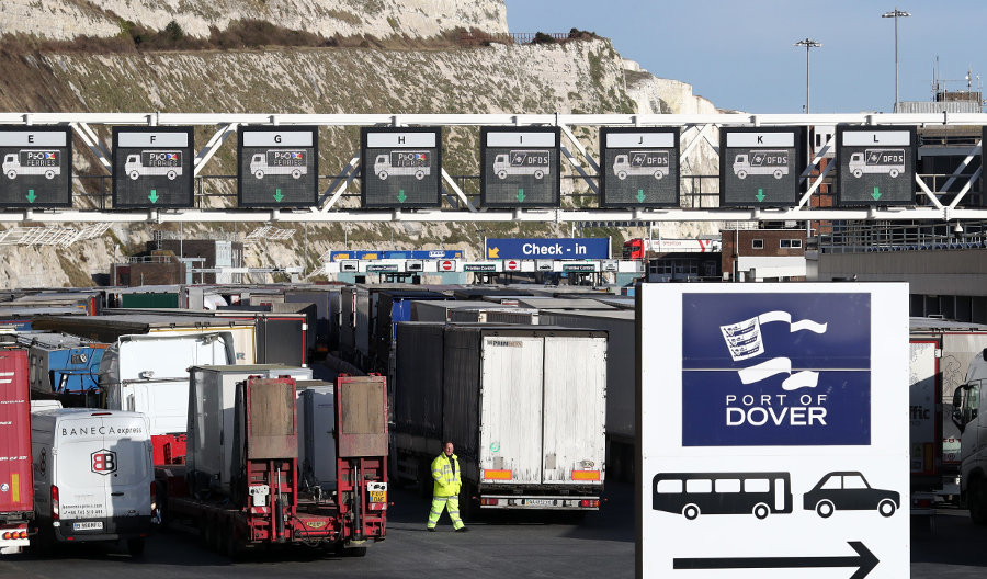 Camións no paso fronteirizo de Dover (Gareth Fuller/PA)