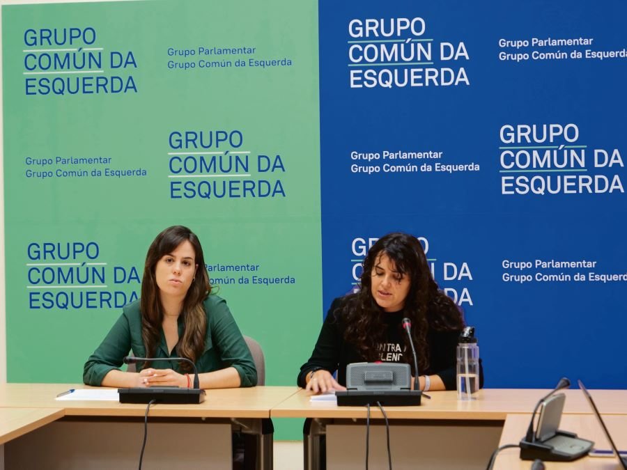 As deputadas do Grupo Común da Esquerda Paula Quinteiro e Luca Chao (Arxina).