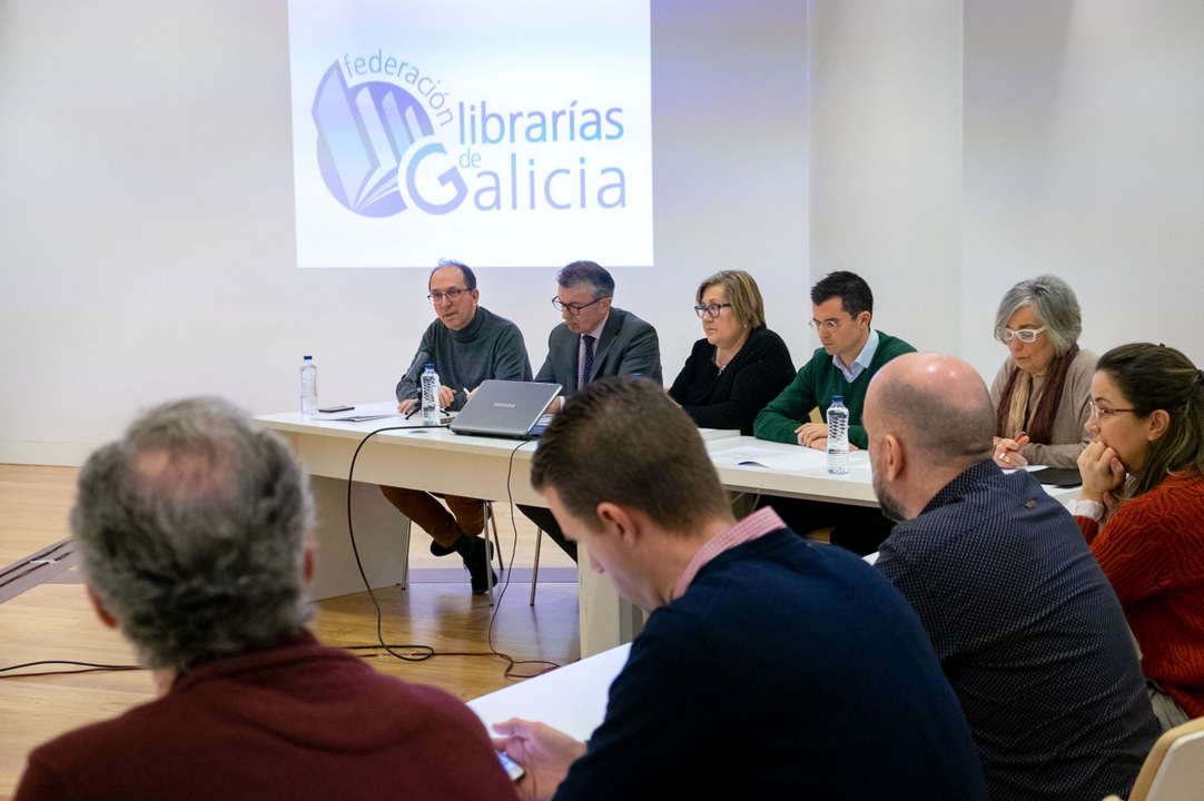Representantes da Federación de Librarías da Galiza e da Xunta da Galiza na apertura das II Xornadas Profesionais do sector.